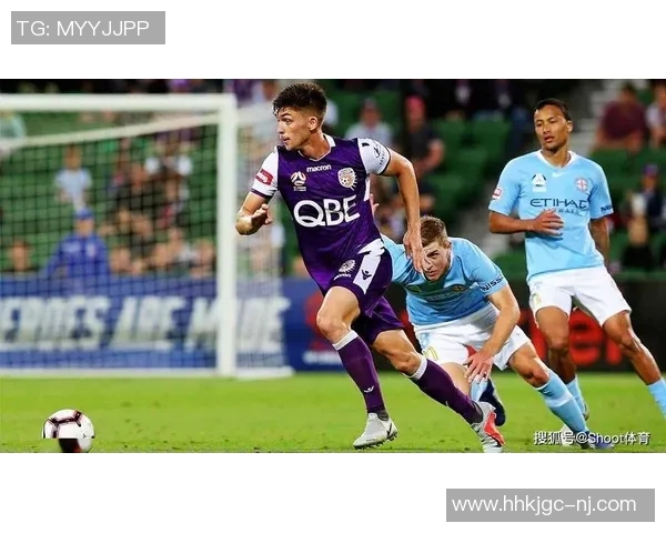 伯斯光荣与阿德莱的激烈对决展现足球魅力与团队精神的巅峰较量