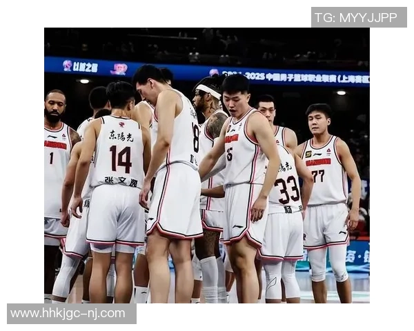 广东与浙江揭幕战精彩对决引发球迷热情期待新赛季的激烈竞争 广东与浙江揭幕战精彩对决引发球迷热情期待新赛季的激烈竞争